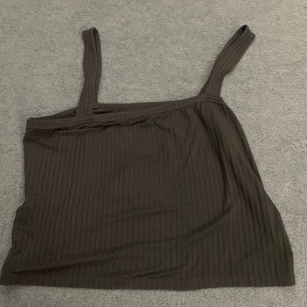 Dark gray shelf crop tank top